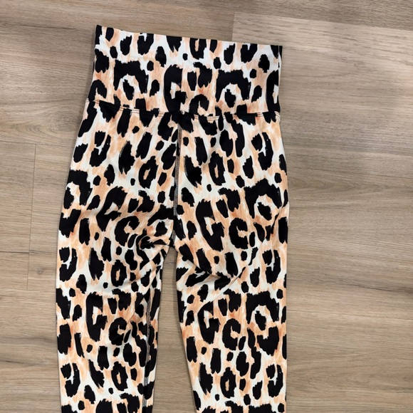 Beach Riot Piper Leopard Legging - Picture 5 of 6